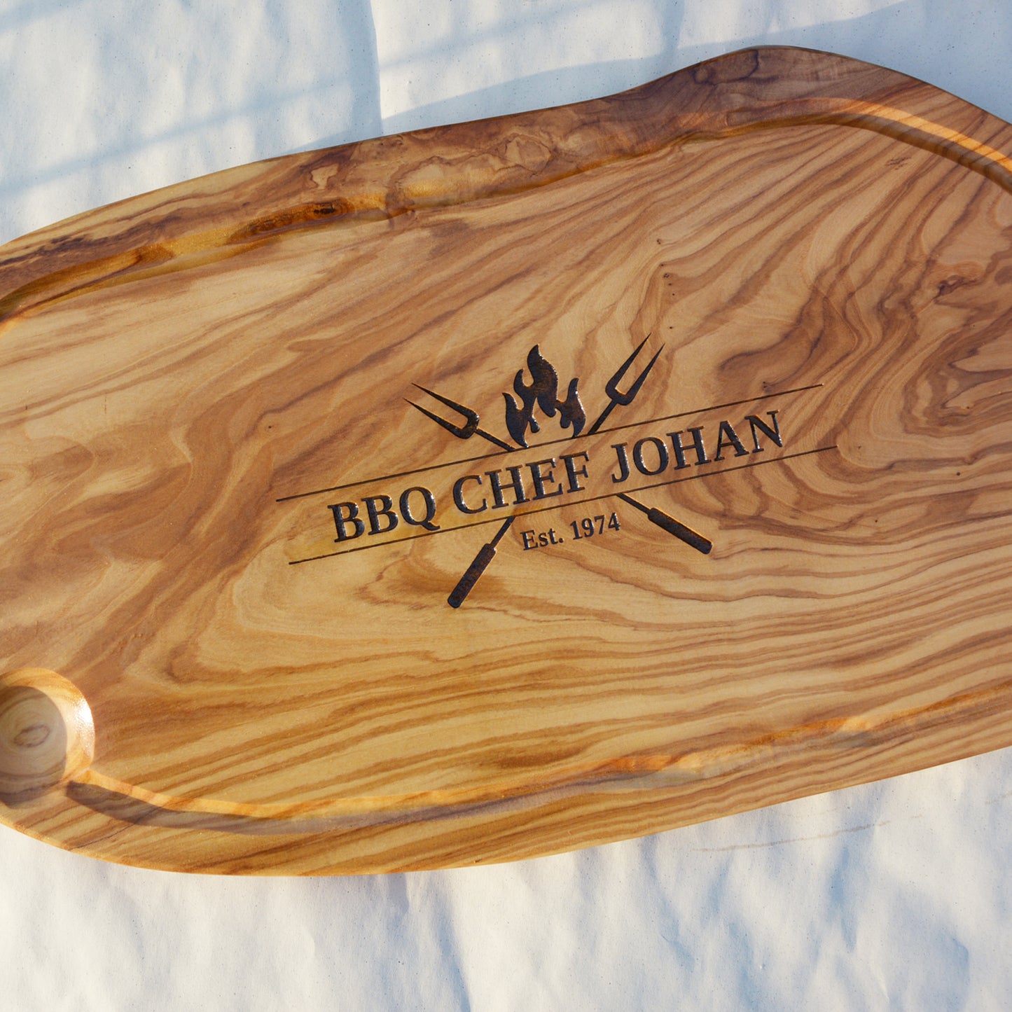ON FIRE - Personalisiertes Olivenholzbrett mit Gravur - Jeske Design