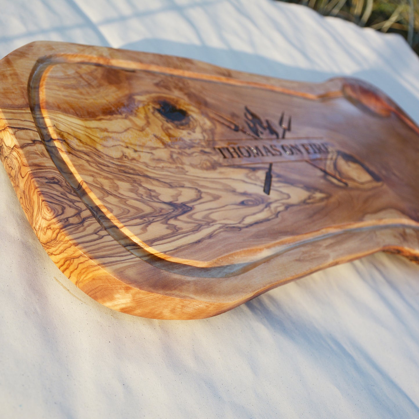 ON FIRE - Personalisiertes Olivenholzbrett mit Gravur - Jeske Design