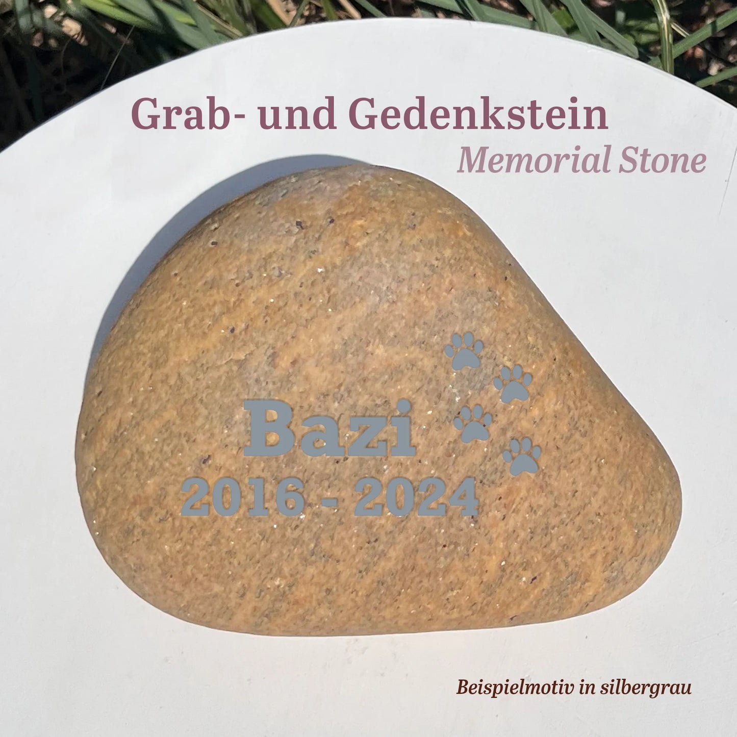 Tiergrabstein für Hund & Katze aus Naturstein Findling Stein Nr A-6 mit silbergrauer Gravur - Jeske Design