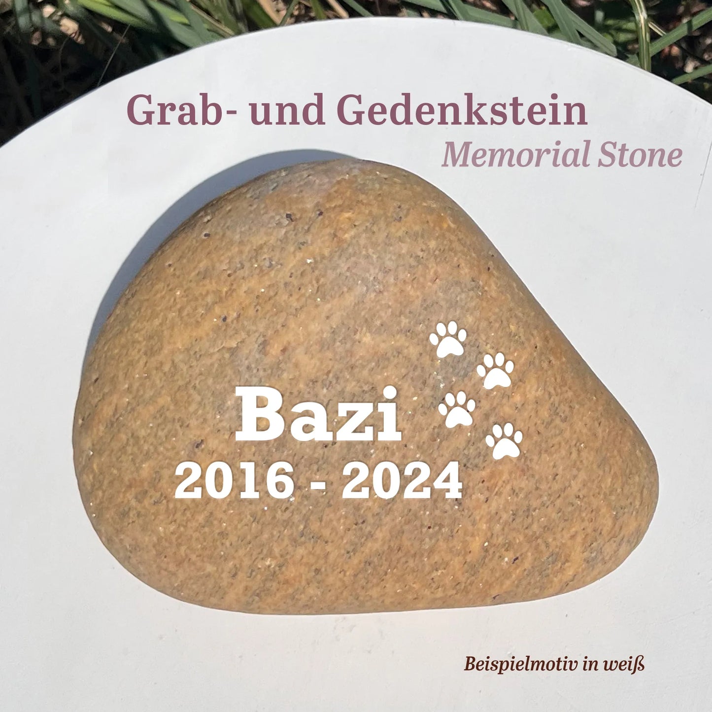 Tiergrabstein für Hund & Katze aus Naturstein Findling Stein Nr A-6 mit weißer Gravur - Jeske Design