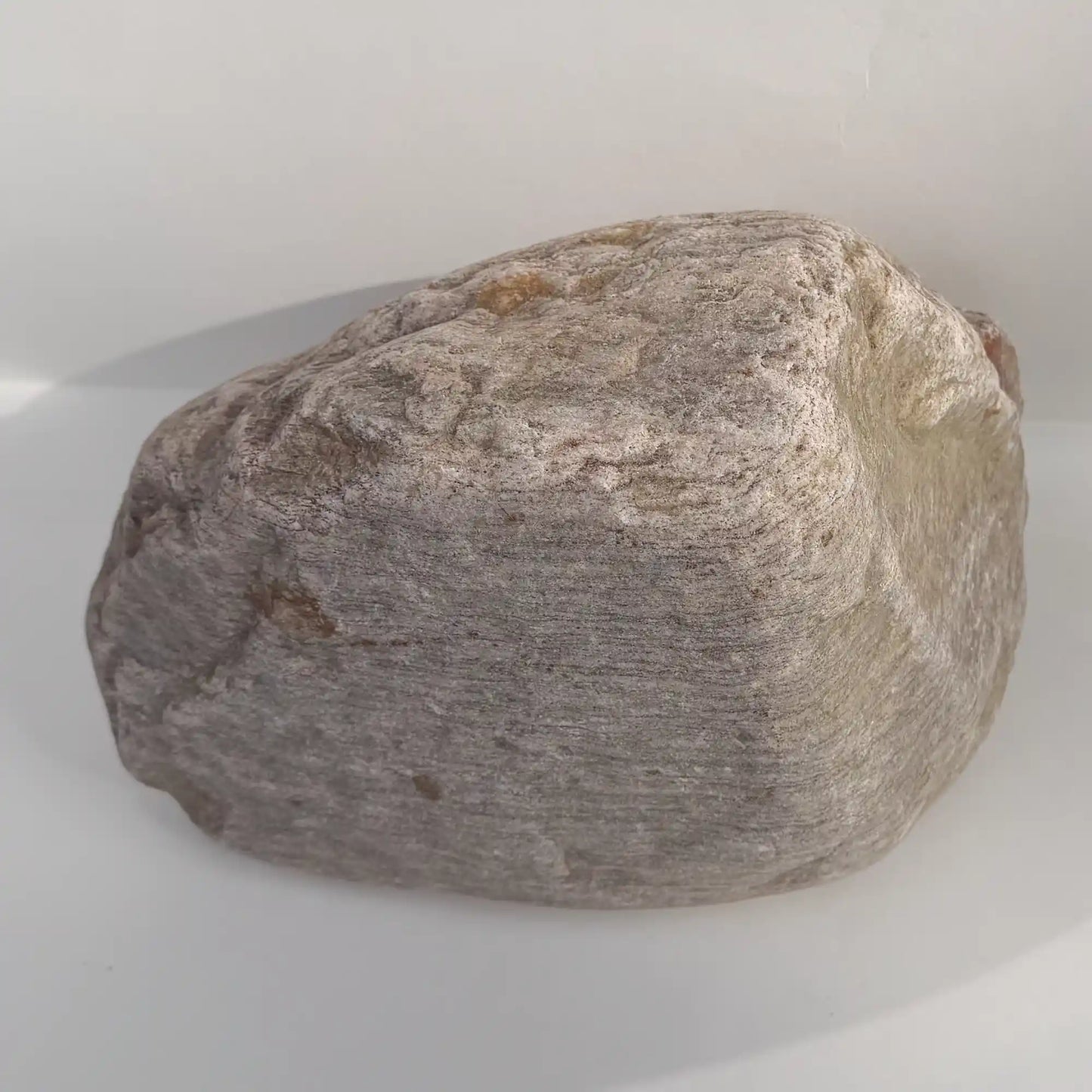 Naturgrabstein Findling für Hund & Katze mit Gravur in weiss - Nr. Z-7 - Jeske Design