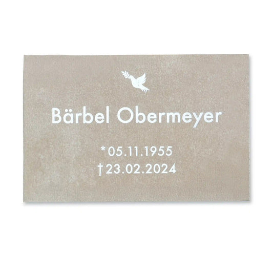 Urnengrabplatte aus beige-brauner Keramik mit Laser-Gravur - personalisierter Liegestein 30x20 cm oder 40x30 cm für Friedhof
