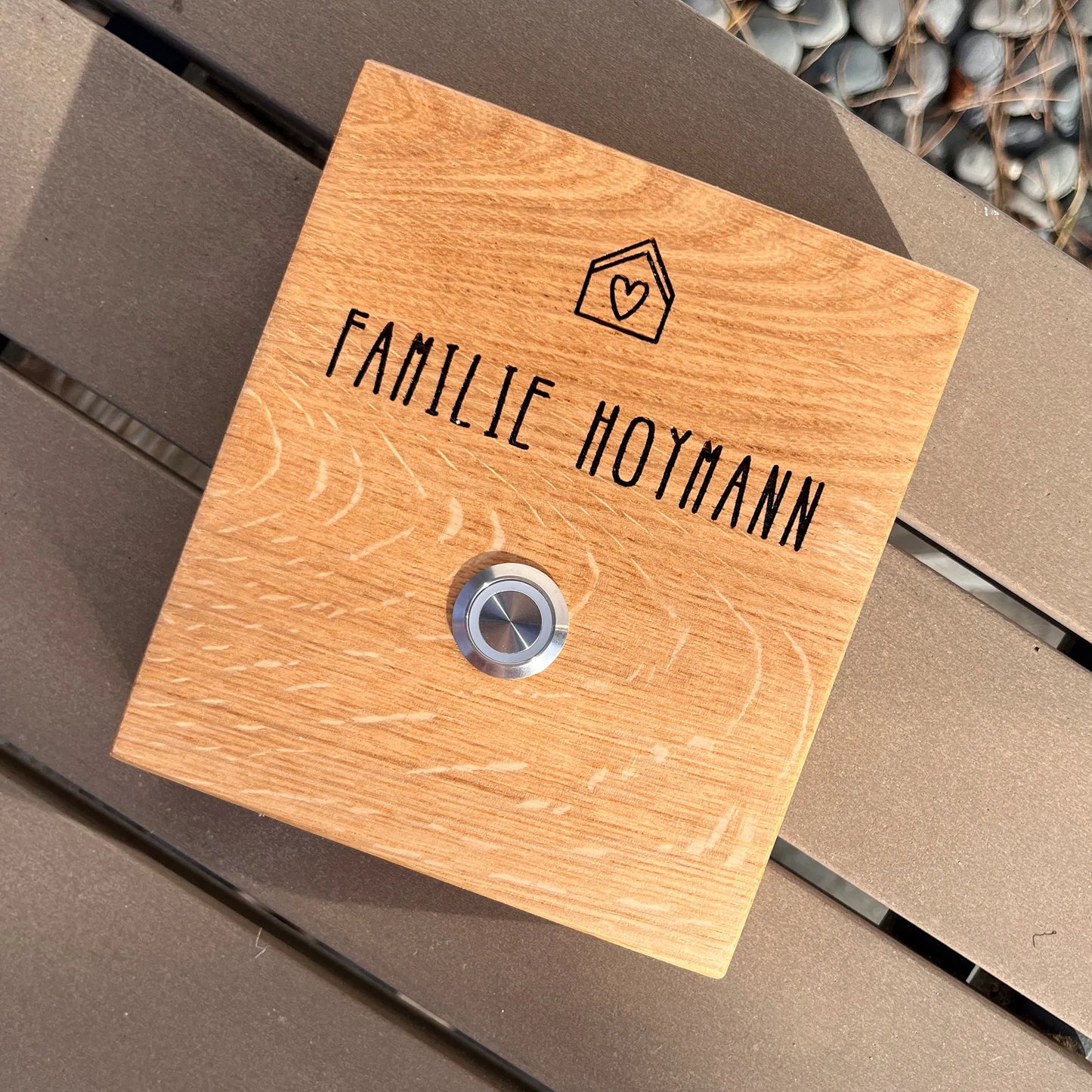 Holz Klingelschild aus Eiche - Motiv HERZ UND HAUS - Jeske Design