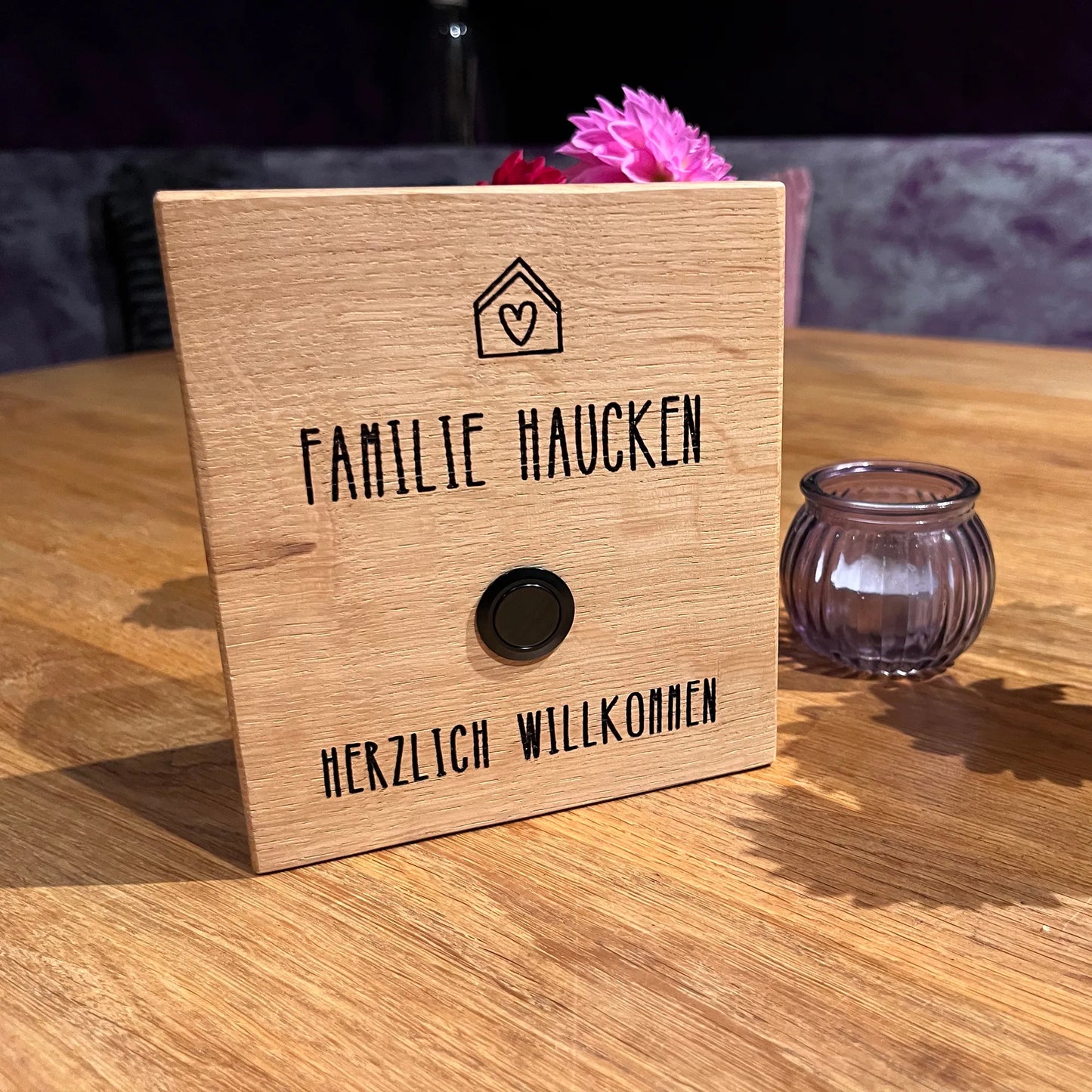 Holz Klingelschild aus Eiche - Motiv HERZ UND HAUS - Jeske Design