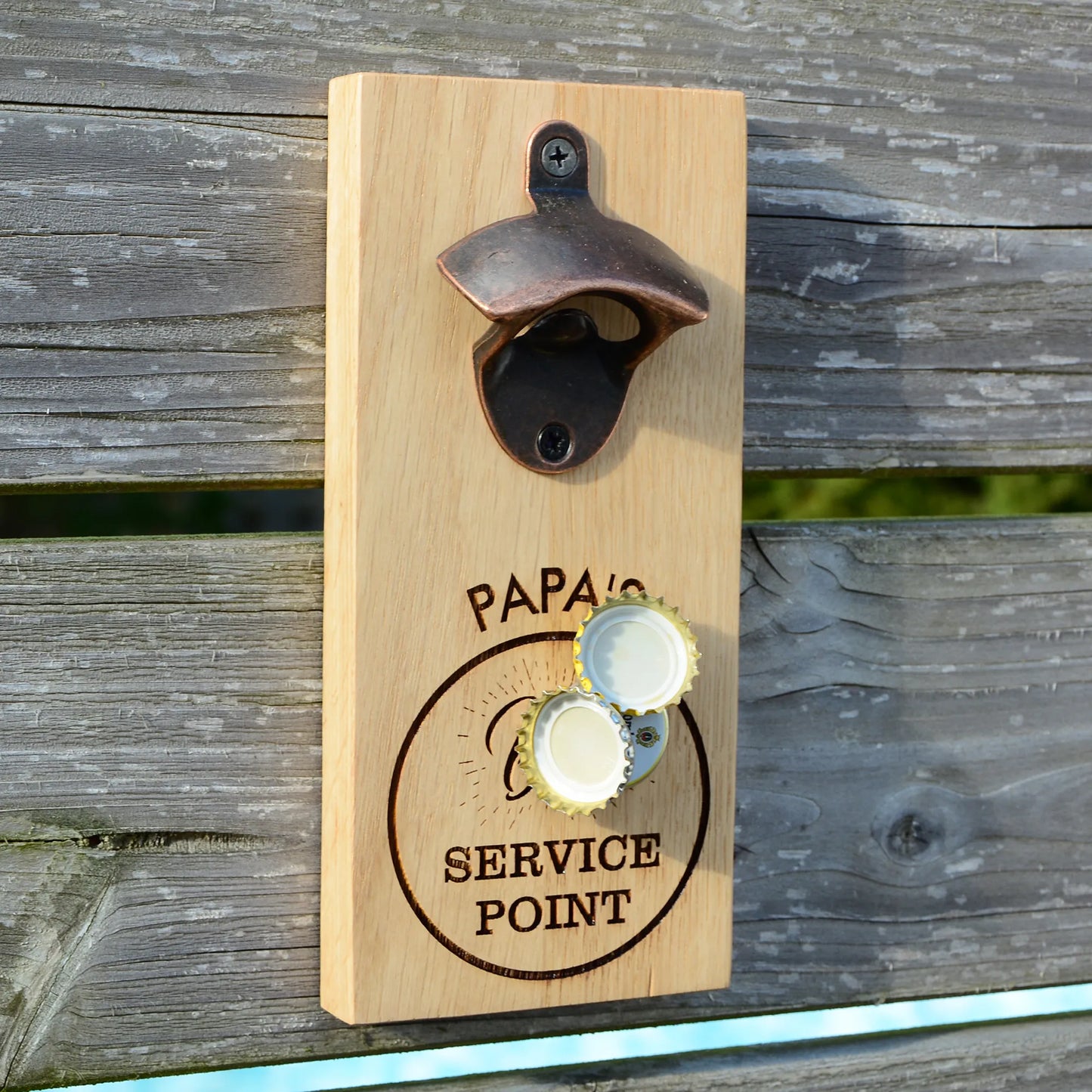 Personalisierter Wand‑Flaschenöffner aus Holz mit Magnet - Jeske Design