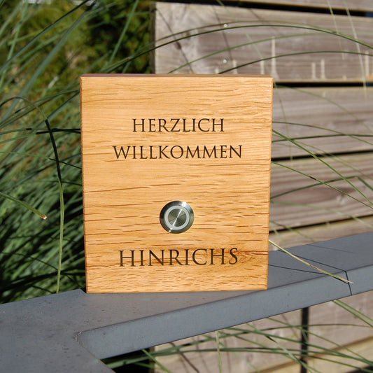 Klassisches Klingelschild aus Eiche - Motiv HINRICHS - Jeske Design