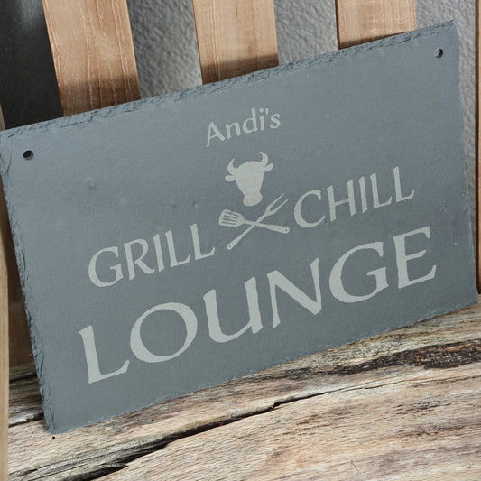 GRILL & CHILL LOUNGE - Personalisiertes Schieferschild für die BBQ-Lounge - Jeske Design