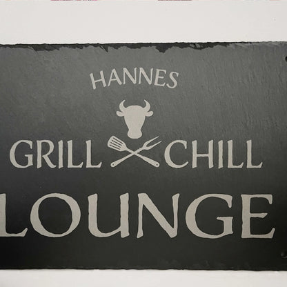 GRILL & CHILL LOUNGE - Personalisiertes Schieferschild für die BBQ-Lounge - Jeske Design