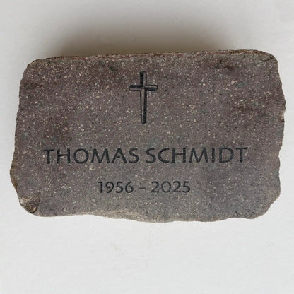 Grab- & Gedenkstein aus geschnittenen Granit mit Namen und Kreuz Motiv NSB-27