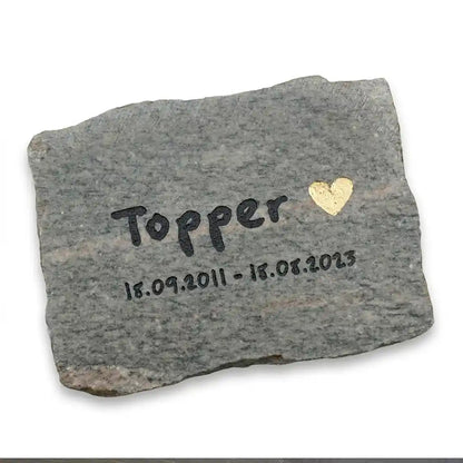 Tiergrabstein Granit mit goldenem Herz – personalisiert mit Name & Datum