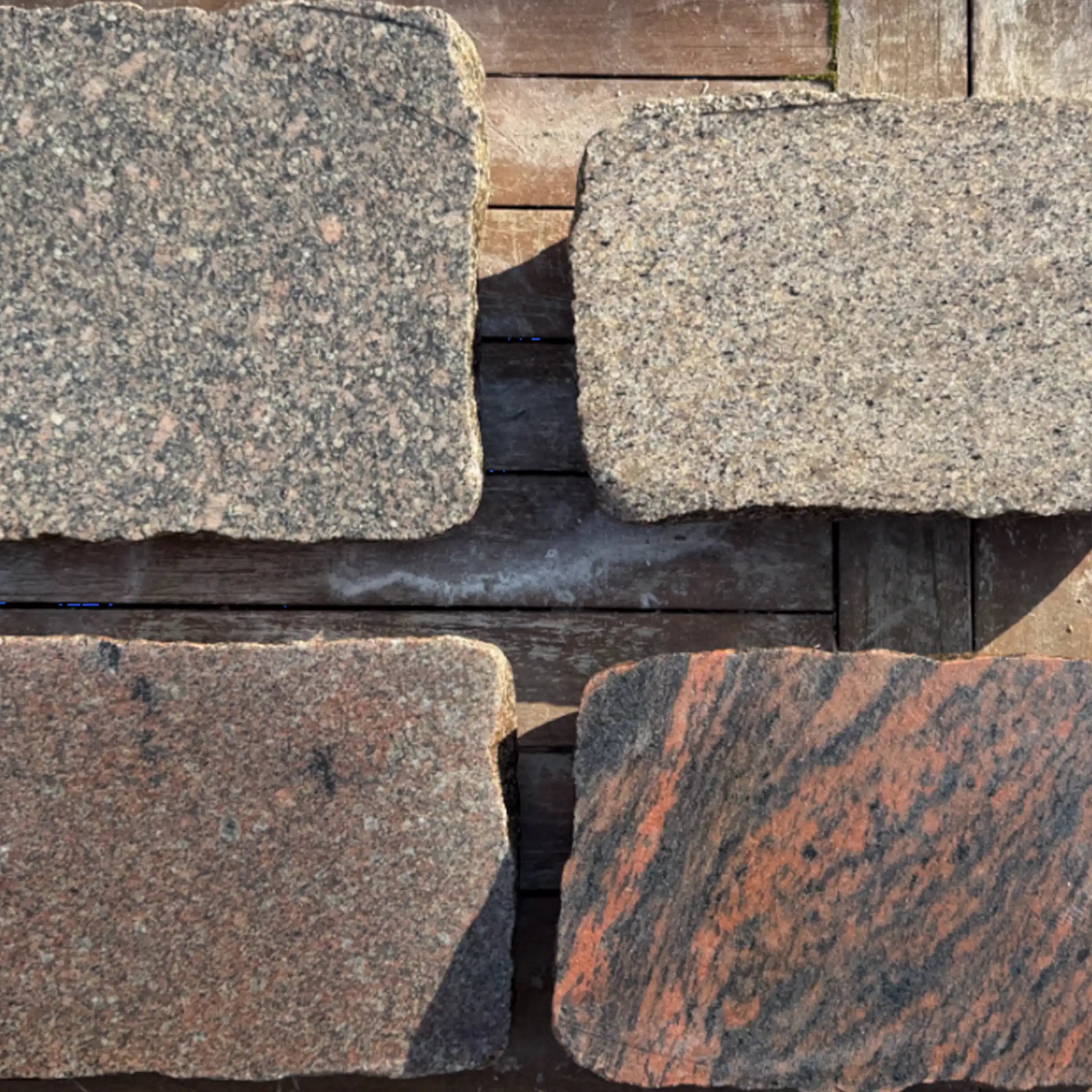 Verschiedene Farbnuancen zur Auswahl des geschnittenen Granitsteines