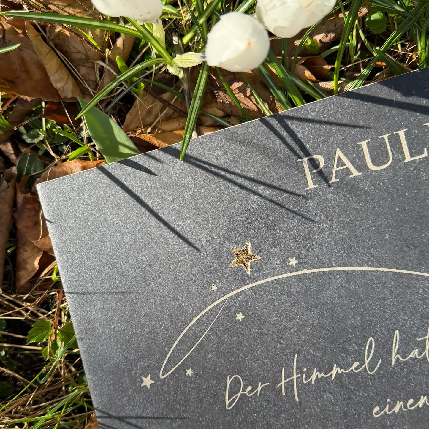 Urnengrabplatte aus Keramik mit Motiv "Der Himmel hat einen Stern mehr"