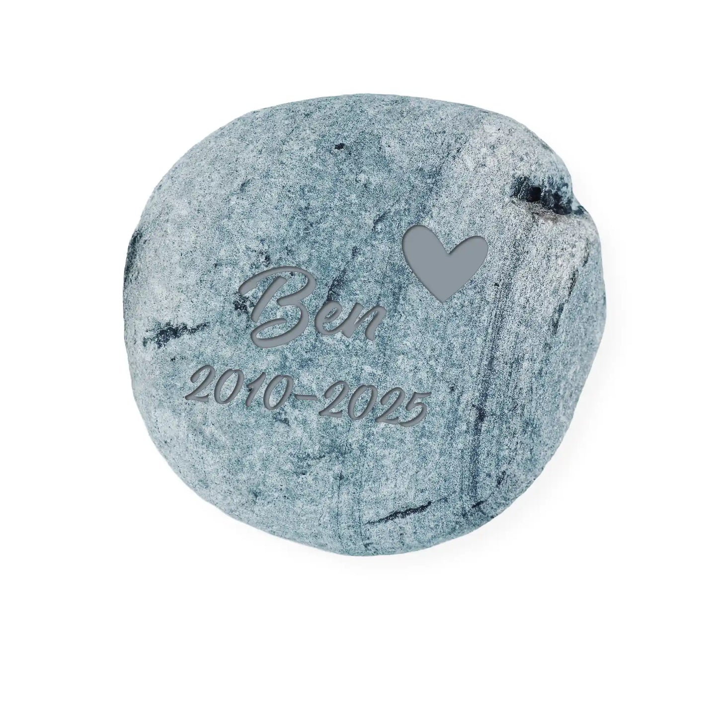 Tiergrabstein Findling aus Naturstein – personalisiert für Hund & Katze Nr. D-10