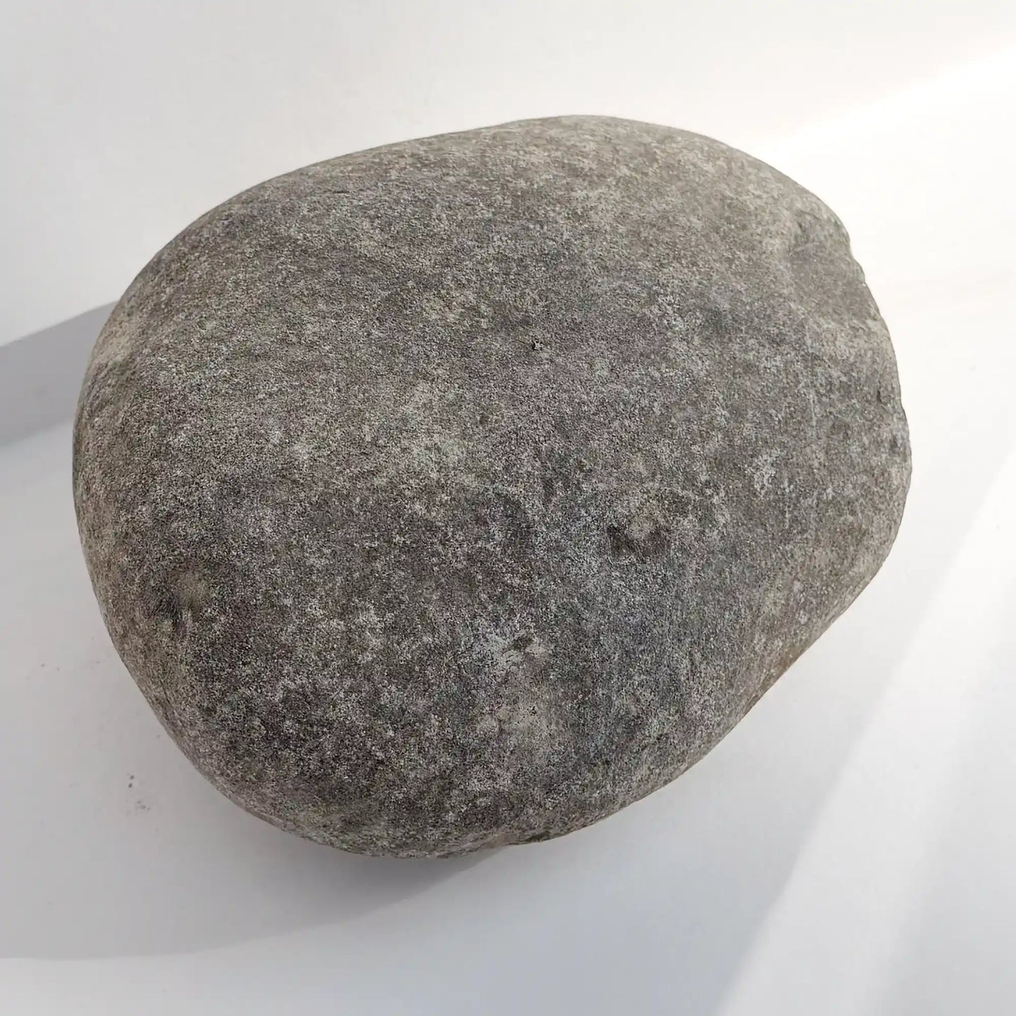 Naturgrabstein Findling  Nr. Z-4 für Hund & Katze mit Gravur - Jeske Design