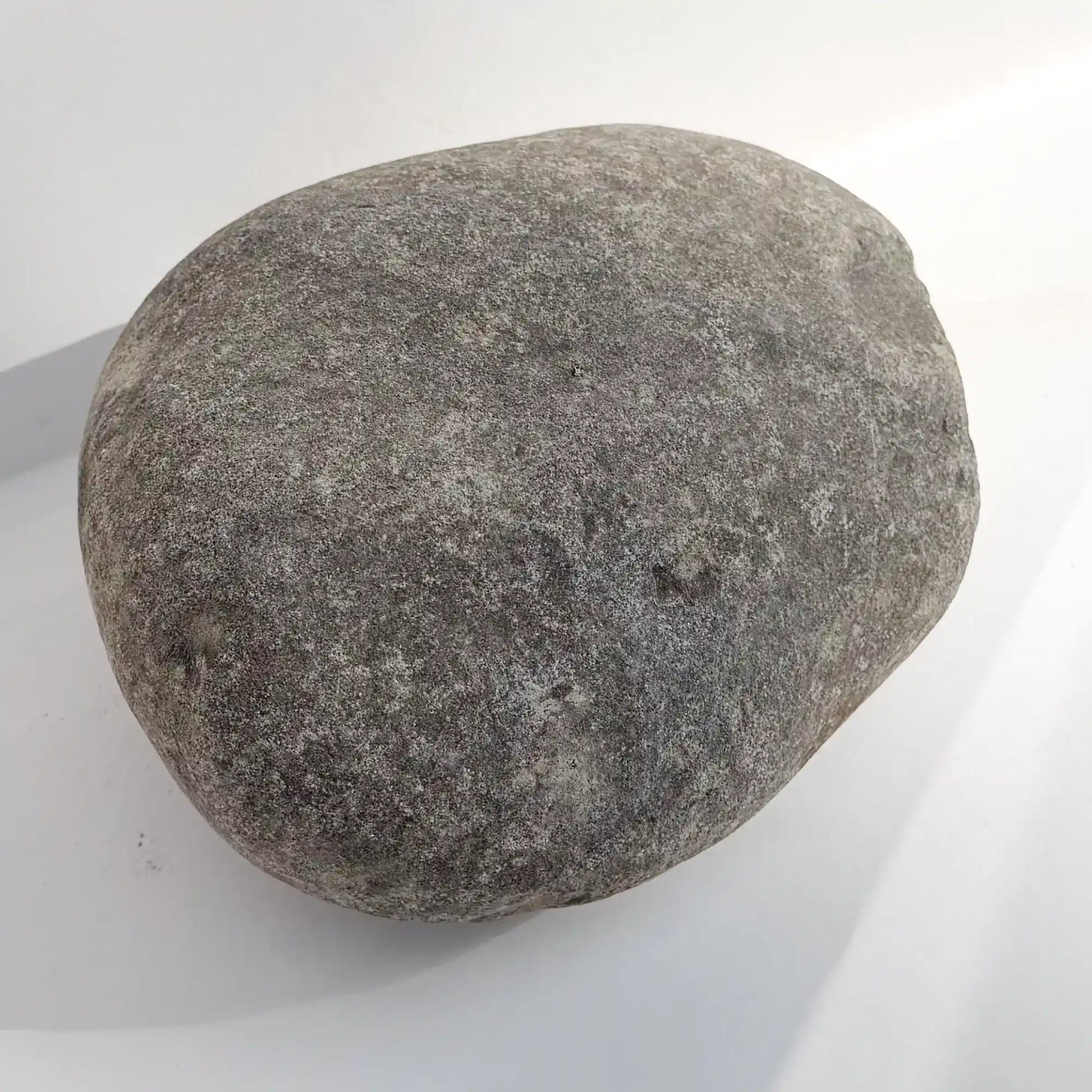 Naturgrabstein Findling  Nr. Z-4 für Hund & Katze mit Gravur - Jeske Design