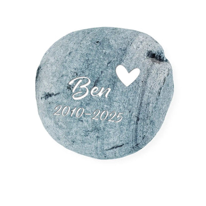 Tiergrabstein Findling aus Naturstein – personalisiert für Hund & Katze Nr. D-10