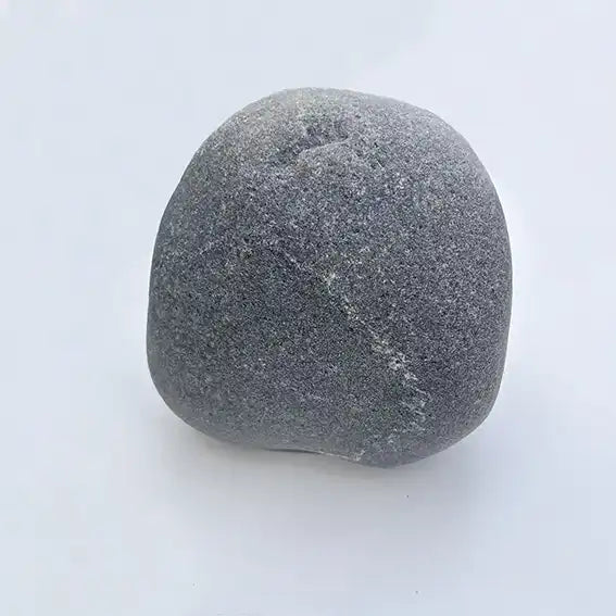 Individueller Naturstein Findling oder Kiesling als Grabstein für Hund oder Katze - Stein Nr A-7 mit verschiedenen Motiven und Schriften zur Auswahl - als Grabschmuck bei Jeske Design