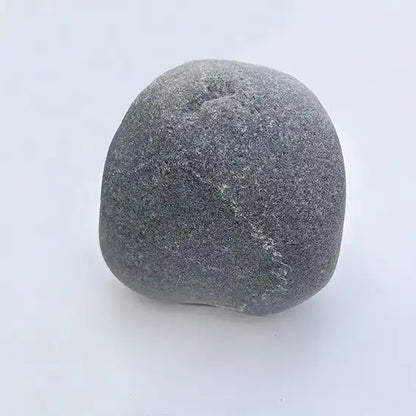 Individueller Naturstein Findling oder Kiesling als Grabstein für Hund oder Katze - Stein Nr A-7 mit verschiedenen Motiven und Schriften zur Auswahl - als Grabschmuck bei Jeske Design
