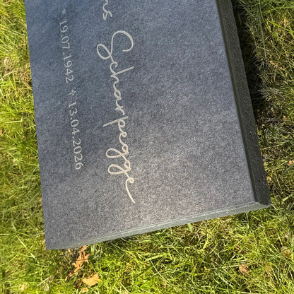 Urnengrabplatte aus Keramik – Motiv HANDSCHRIFT