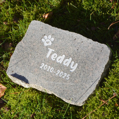 Tiergrabstein aus Granit mit Gravur – personalisiert für Hund & Katze