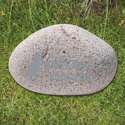 Tiergrabstein für Hunde & Katzen aus Naturstein mit silbergrau eingefärbter Gravur - Stein Nr. D-1 - Jeske Design