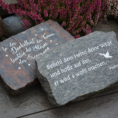 Granit Naturstein in rotbunt oder weiß mit Gravur Psalm und Abschiedsworte