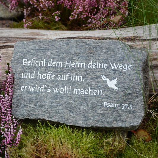 Grab-Gedenkstein als Grabschmuck oder Grabbeilage mit Gravur eines Psalms 