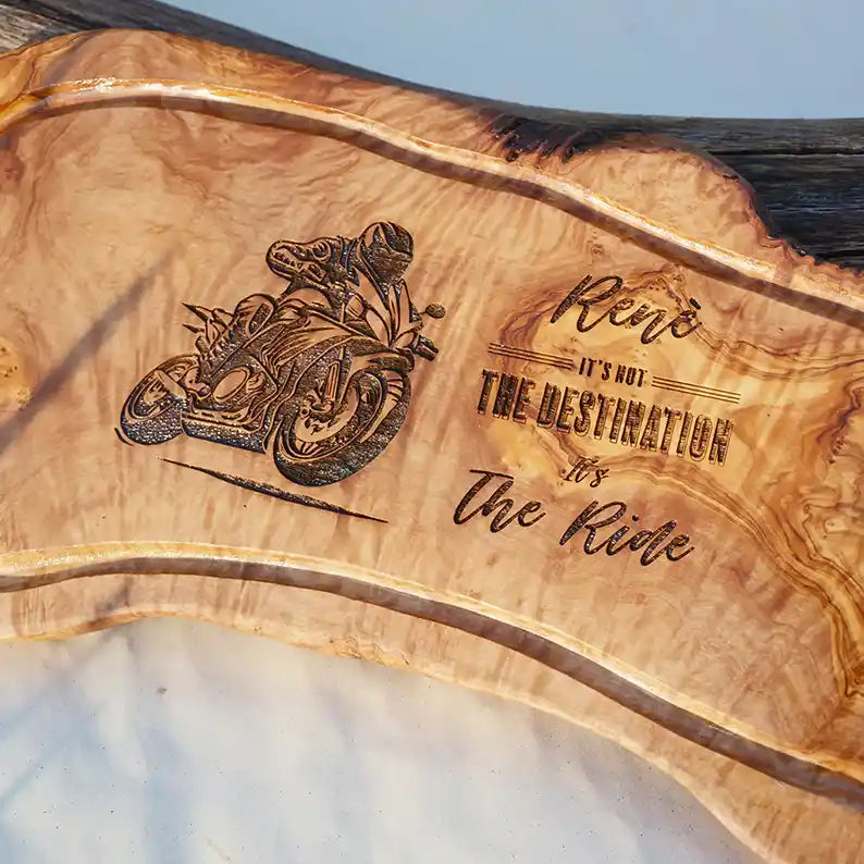MOTORRAD - Personalisiertes Olivenholzbrett mit Gravur - Jeske Design